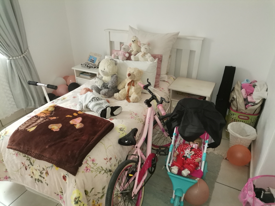 3 Bedroom Property for Sale in Kwanonqaba Western Cape